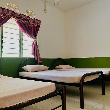Delimah Guesthouse Куала Тахан Екстериор снимка
